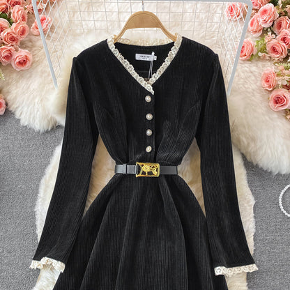 Lace stitched bubble sleeves with large waist and long skirt  3009