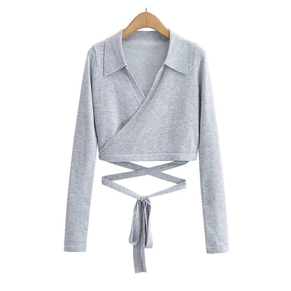 Design sense: the hot girl with exposed navel wears a solid color sweater  7480