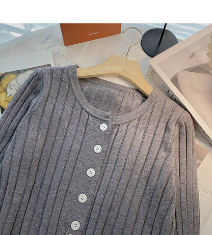 Single breasted thread solid color long sleeve sweater  6555
