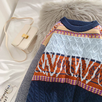 Design sense: a small number of people wear sweaters outside  5113