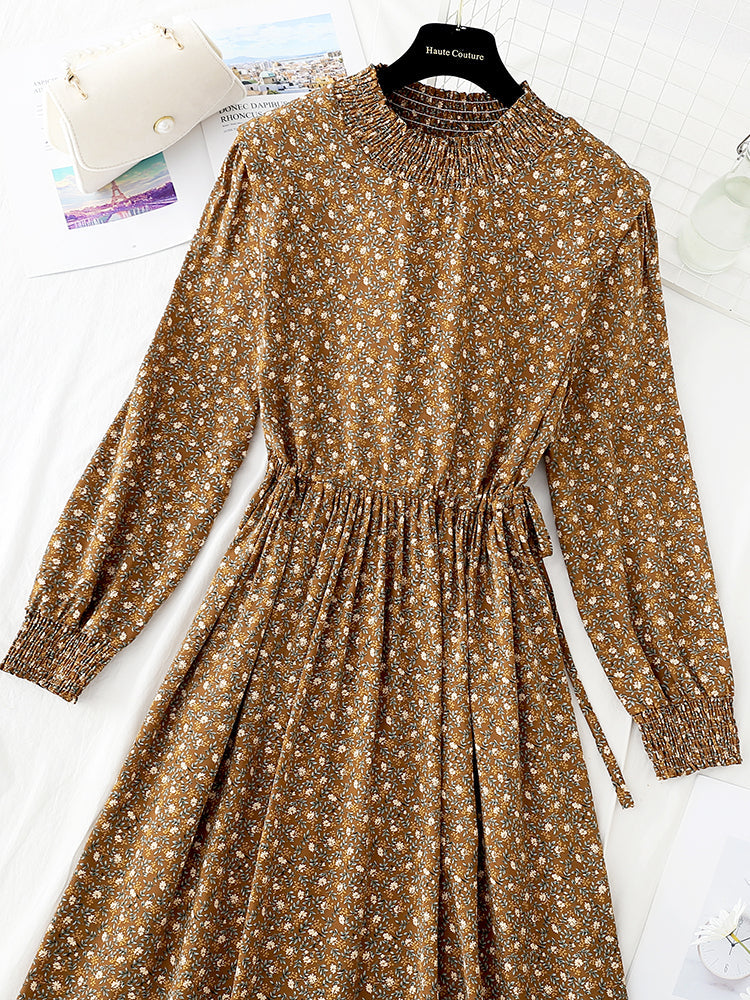 The new lace up waist is slim, and the flounced bottom skirt  4786