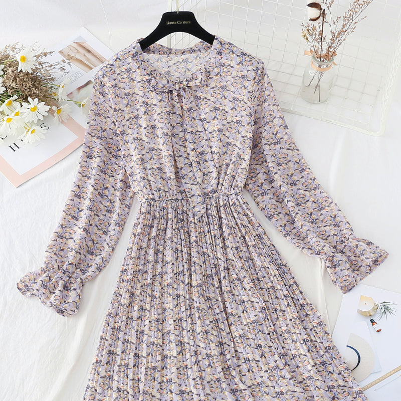 Pleated skirt, elastic waist, thin and age reducing Floral Dress  4570