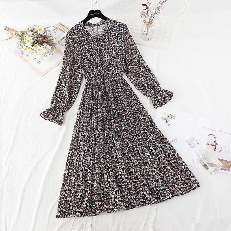 Pleated skirt, elastic waist, thin and age reducing Floral Dress  4570