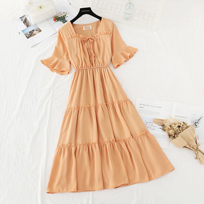 The new gentle French long skirt shows a high square neck and a thin waist  4621