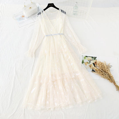 Long skirt with thin waist and gentle wind with feather folds  3889