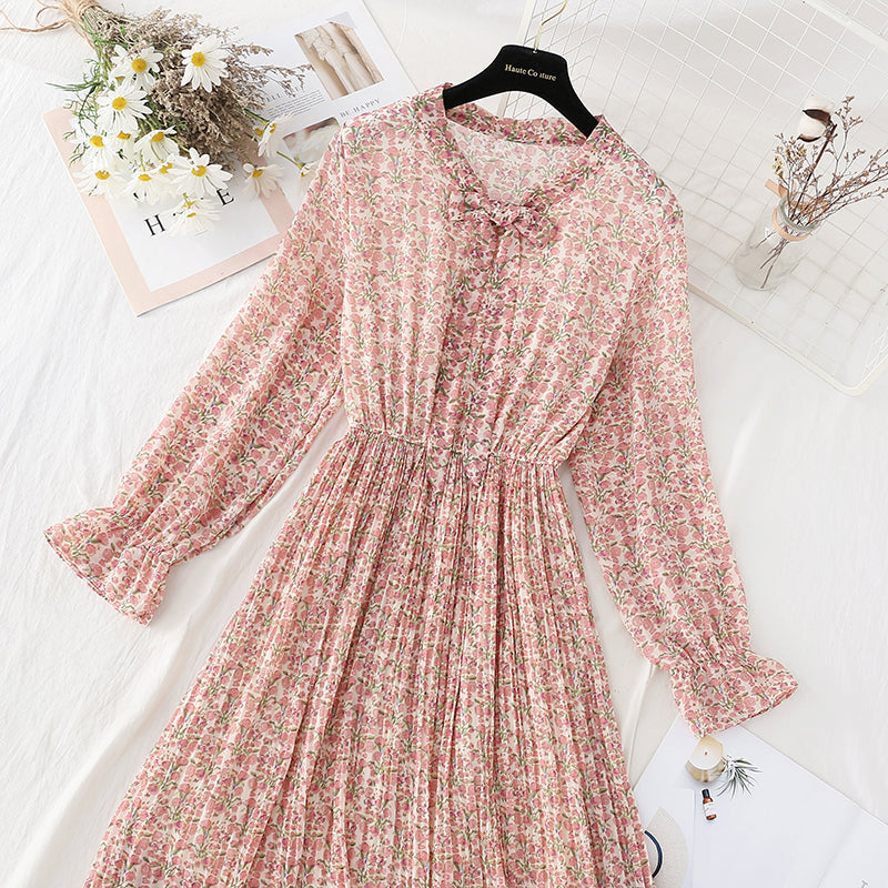 Pleated skirt, elastic waist, thin and age reducing Floral Dress  4570