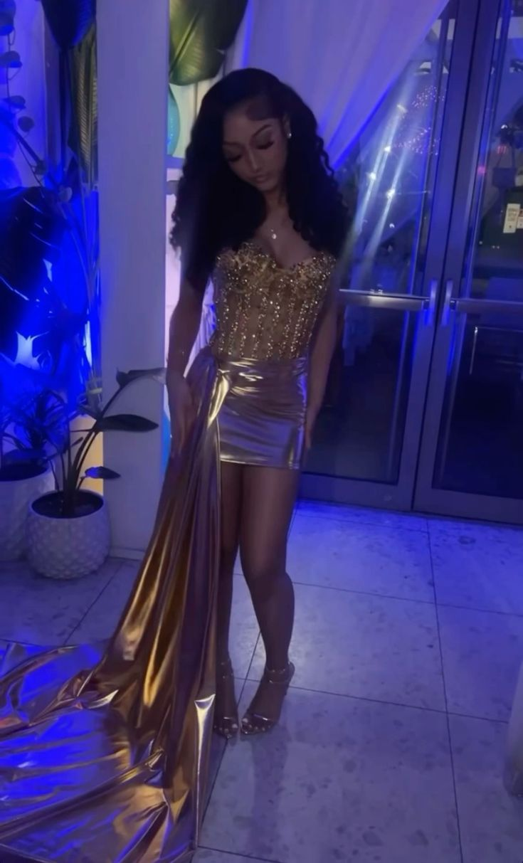 Sparkly Gold Strapless Short Dress with Long Train